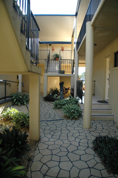 Sawtell Motor Inn Courtyard